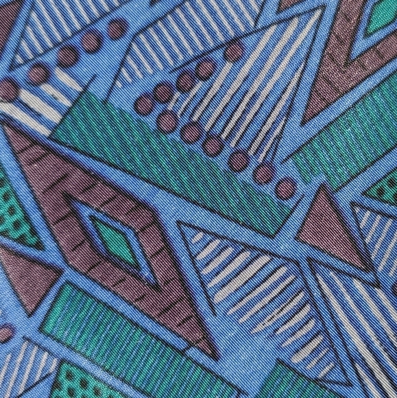Blue, Red, Cream Patterned Tie New - Picture 3 of 6